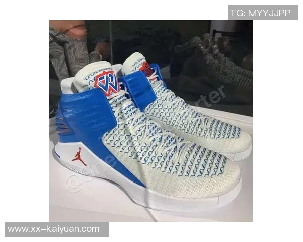 詹姆斯专属AF1即将发售超大皇冠Logo设计引发球迷热议
